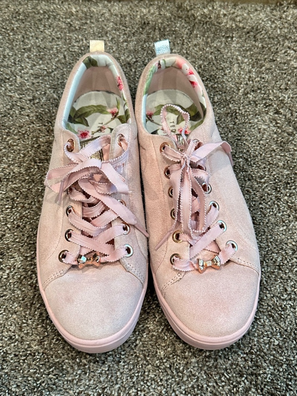Ted Baker Kelleis Mink Pink Suede Low Top Sneakers Sz 9 • Coquette Balletcore - Picture 2 of 6